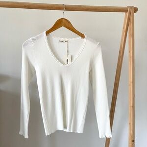 NWT Scalloped Trim Ribbed Sweater in White - S